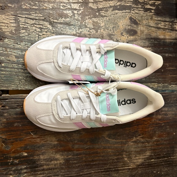 Adidas Women’s Pastel Retro Sneakers Cloudfoam Size 6 New - Picture 2 of 6